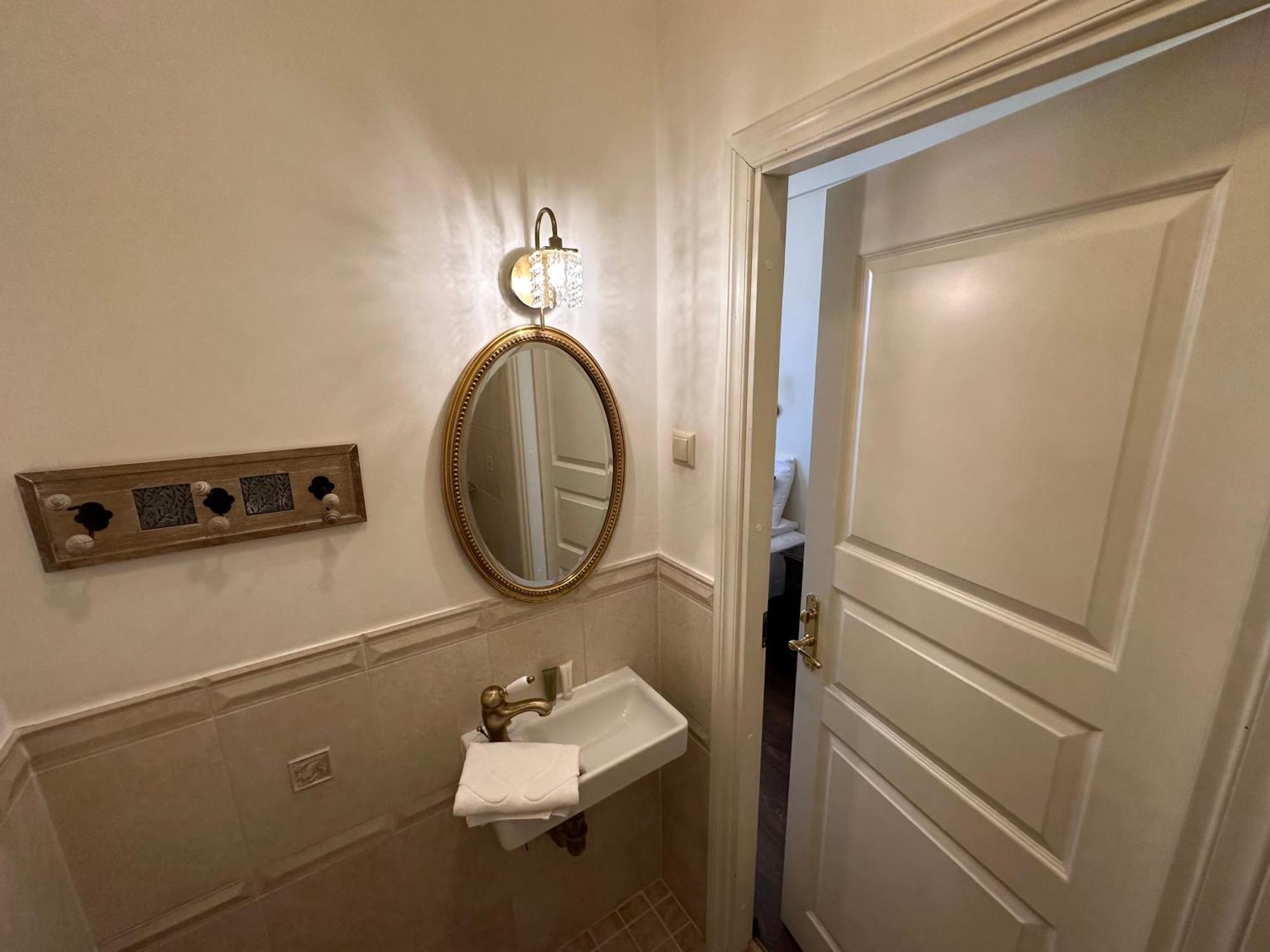 Kernu Manor Hotel Bagian luar foto