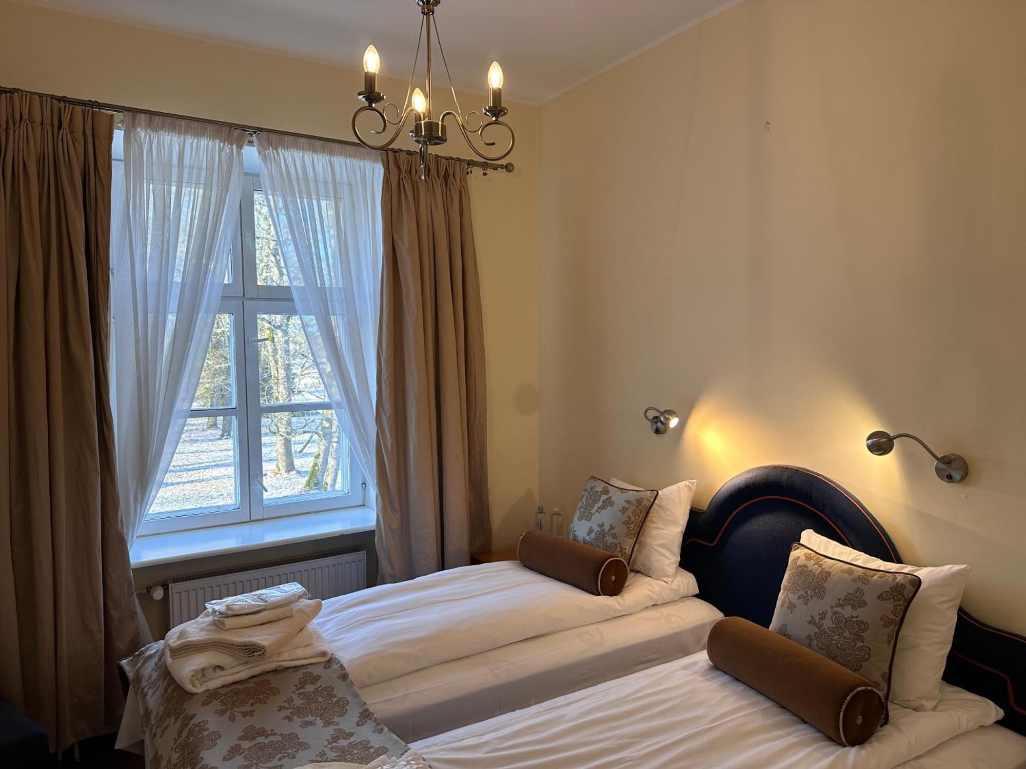 Kernu Manor Hotel Bagian luar foto