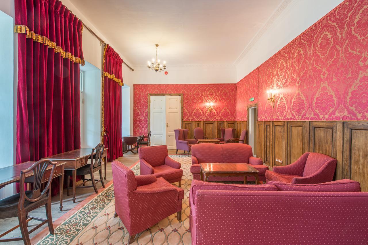 Kernu Manor Hotel Bagian luar foto